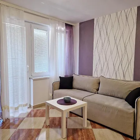 Modern Eingerichtete Fuer 4 Personen Ideal Fuer Famillien Mit Im Zentrum Von Apartment *