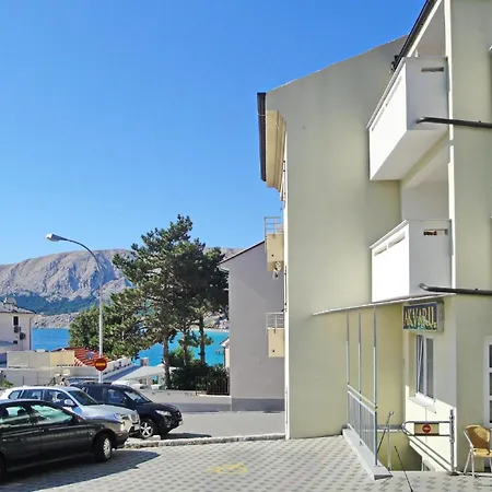 Modern Eingerichtete Fuer 4 Personen Ideal Fuer Famillien Mit Im Zentrum Von Apartman *